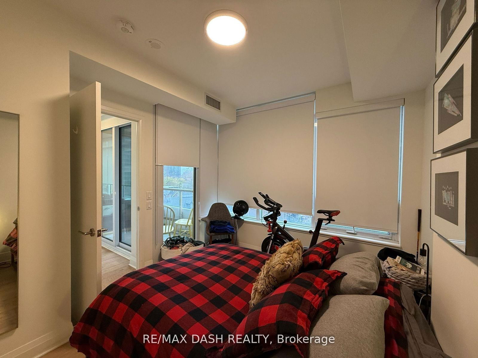 151 Avenue Rd, unit 609 for rent