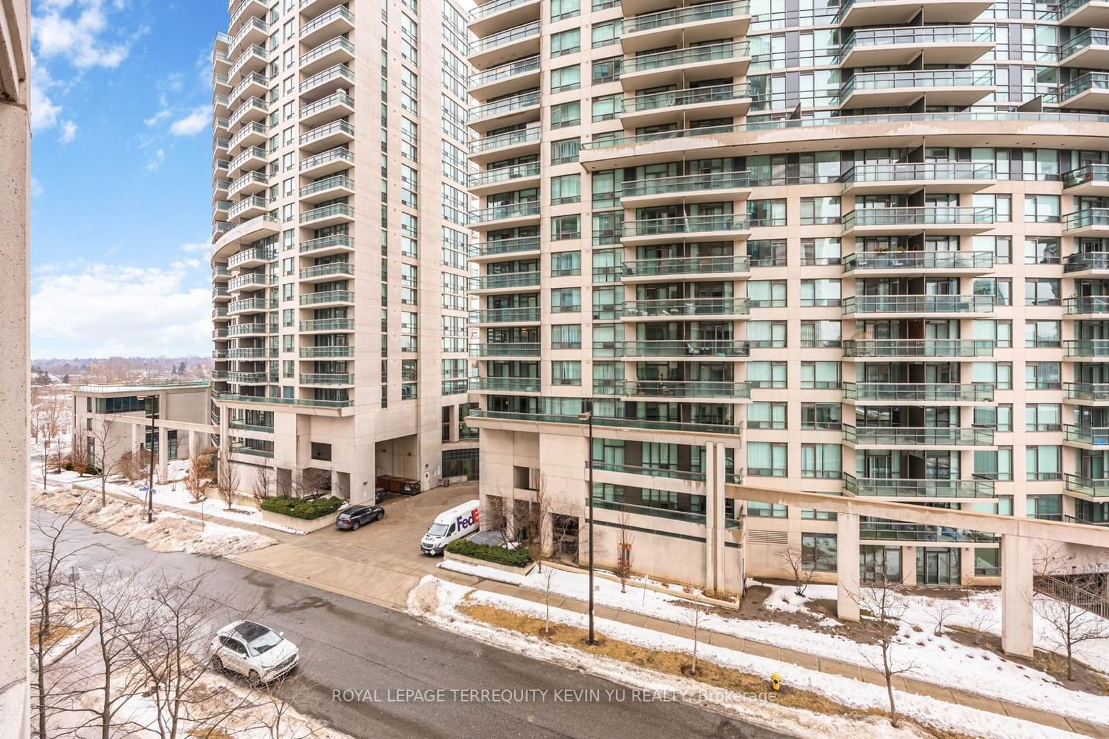 7 Lorraine Dr, unit 609 for sale