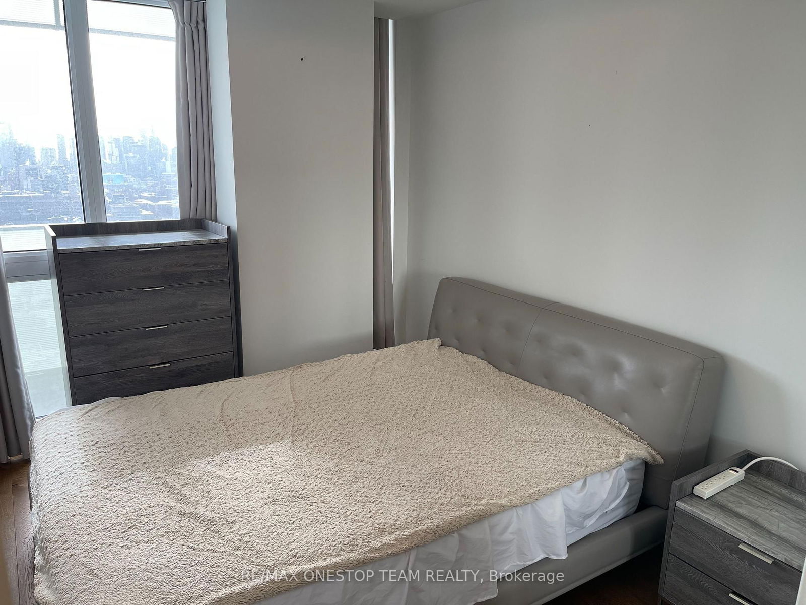 200 Bloor St W, unit 2902 for rent