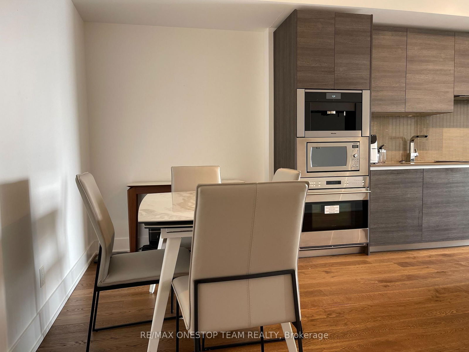 200 Bloor St W, unit 2902 for rent