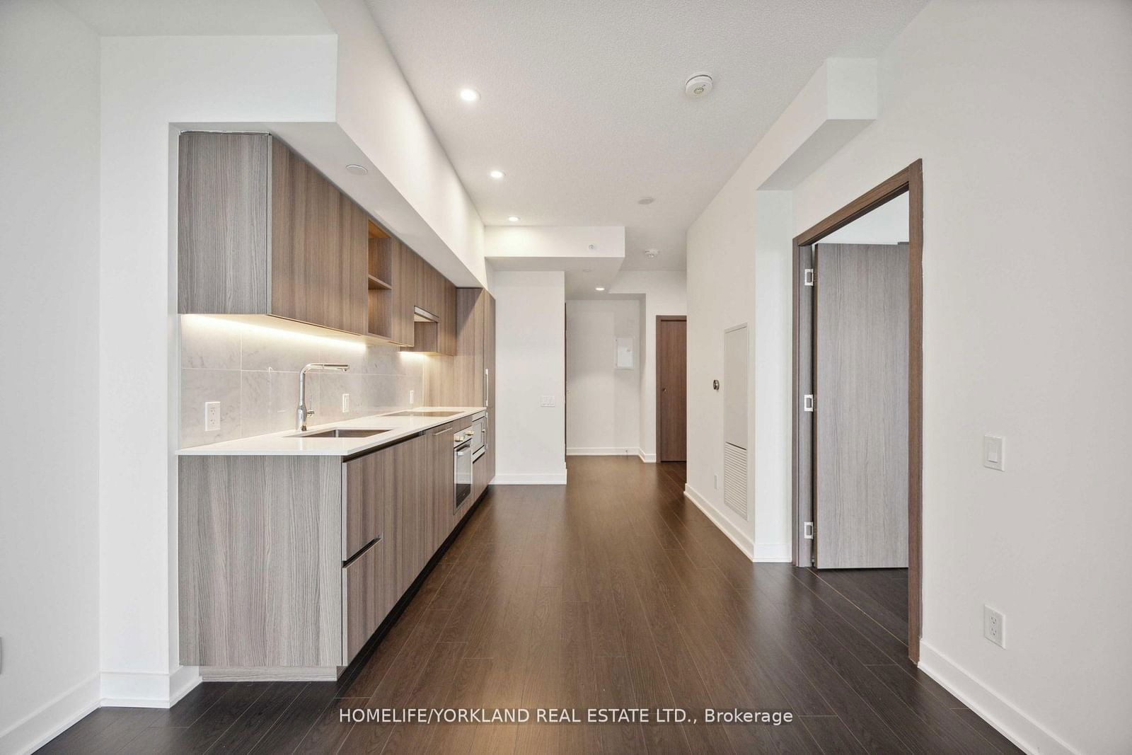 17 Bathurst St, unit 4205 for sale