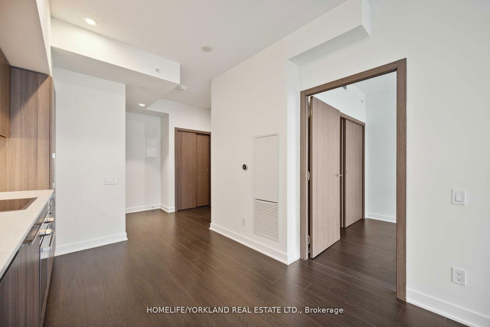 17 Bathurst St, unit 4205 for sale