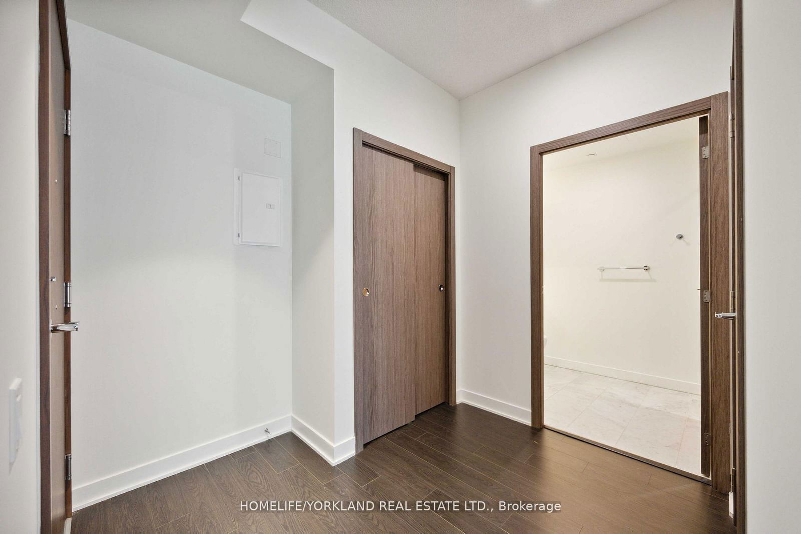 17 Bathurst St, unit 4205 for sale