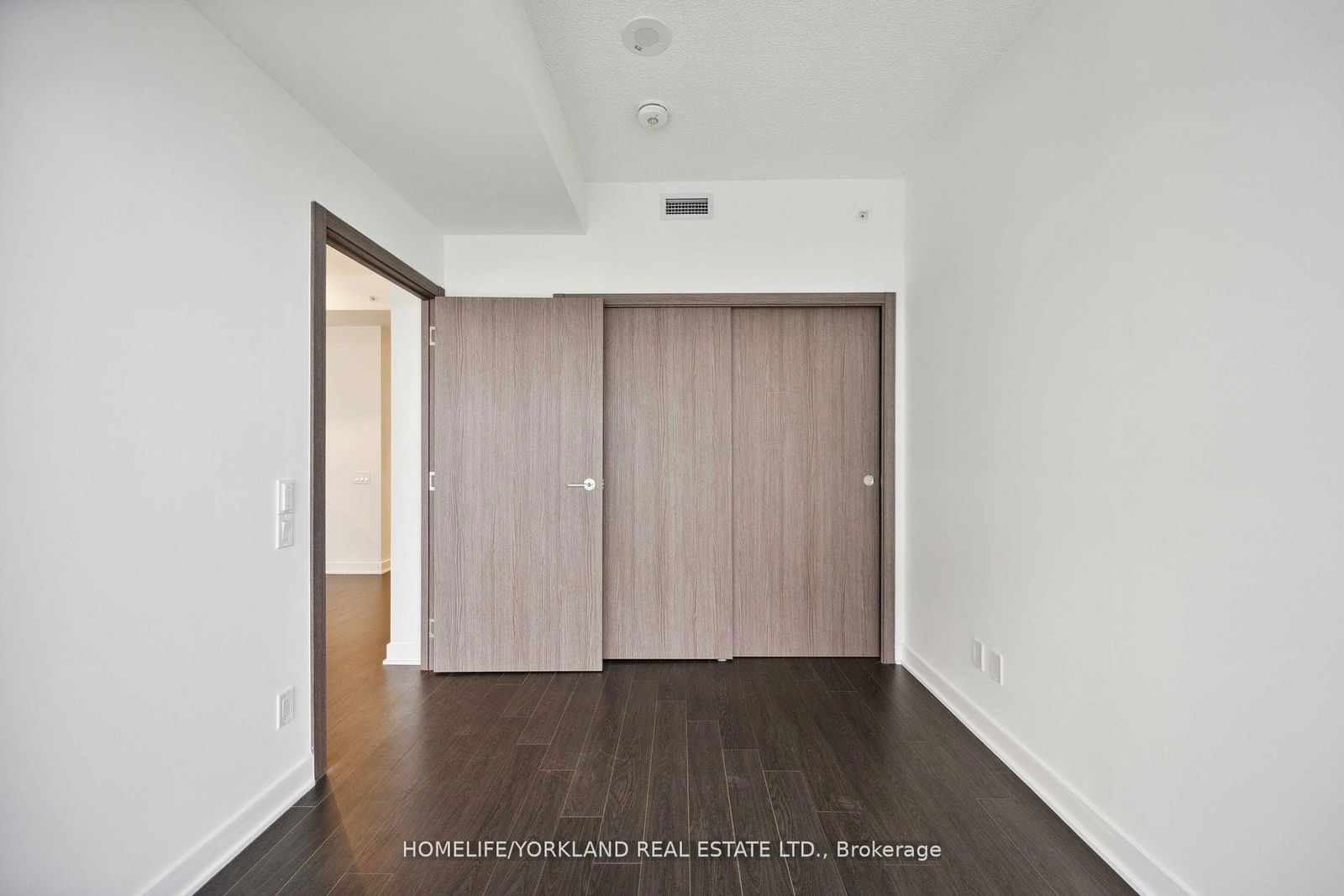 17 Bathurst St, unit 4205 for sale