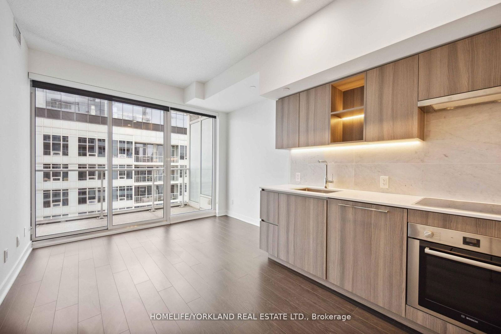 17 Bathurst St, unit 4205 for sale