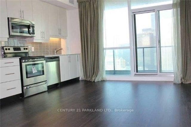 33 Bay St, unit 3904 for rent