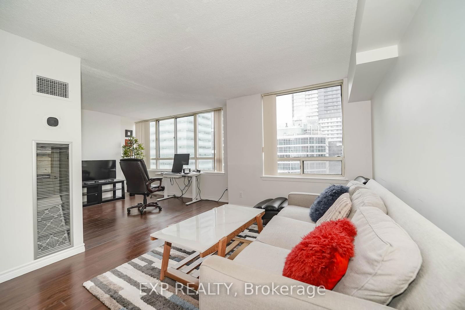 633 Bay St, unit 2322 for sale