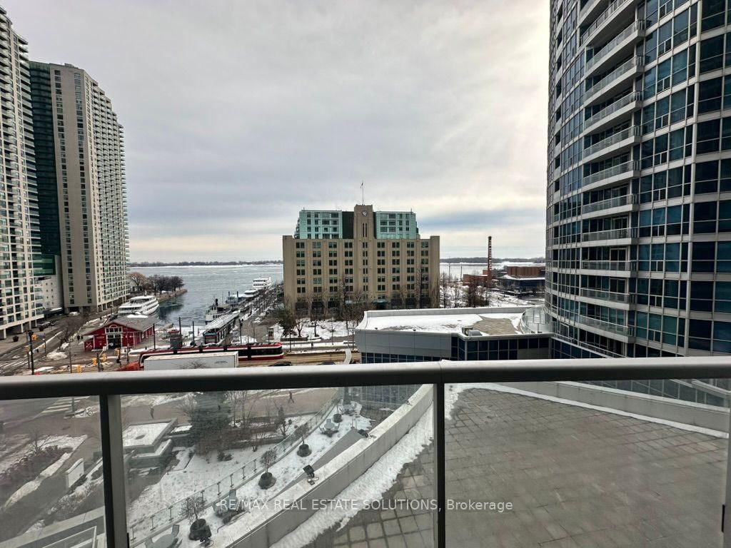 8 York St, unit 709 for rent