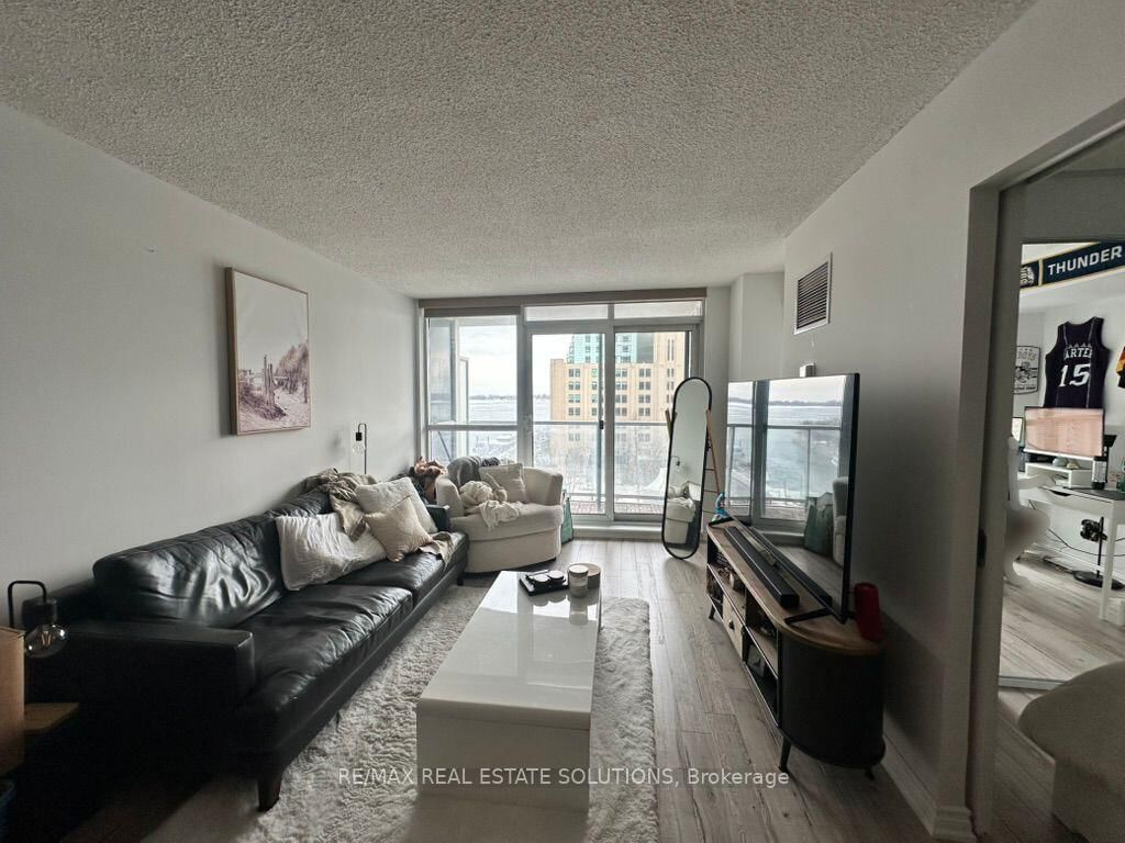 8 York St, unit 709 for rent