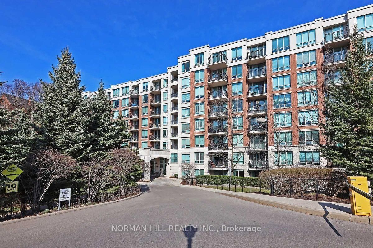 38 William Carson Cres, unit 809 for rent