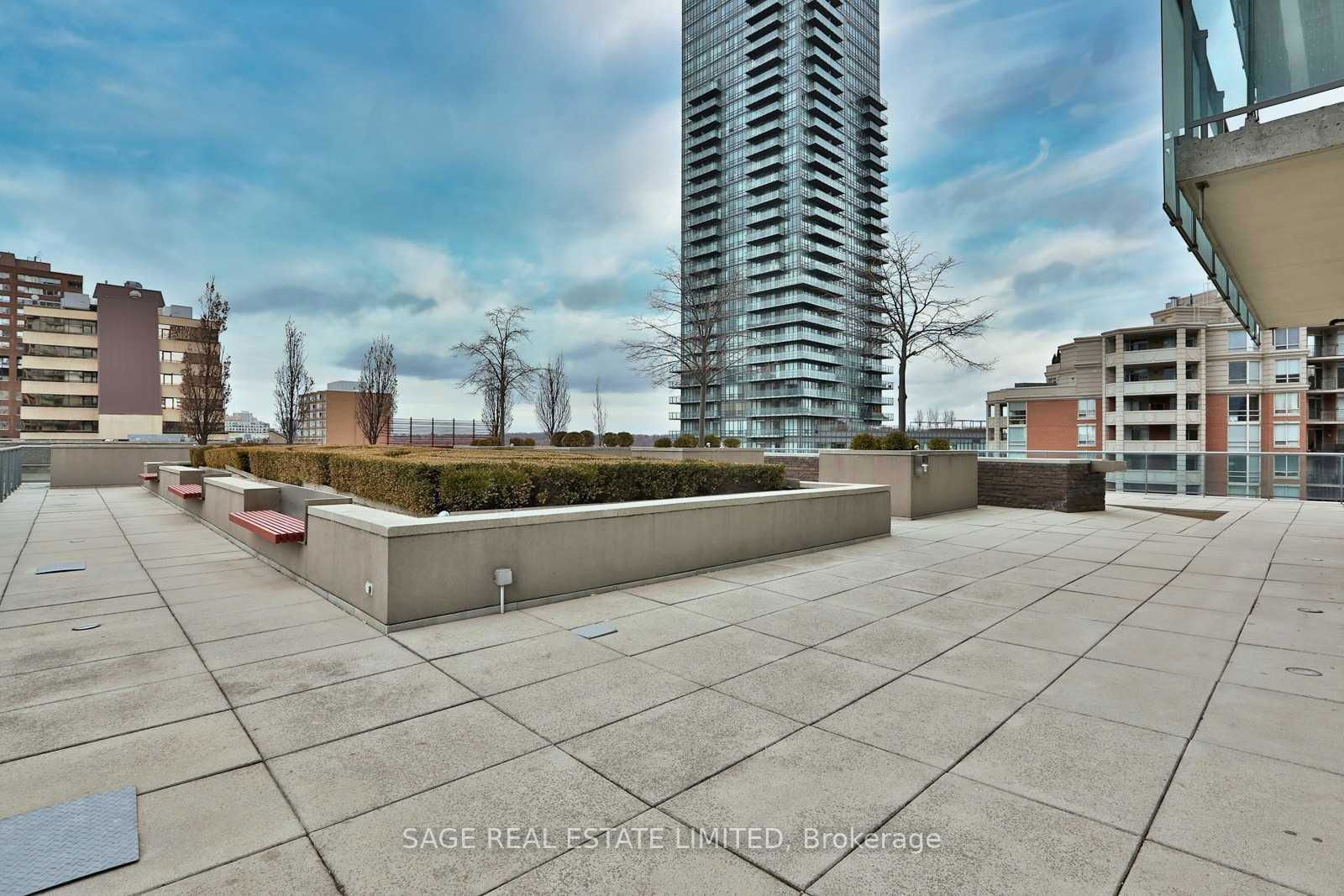 18 Yorkville Ave, unit 1204 for rent