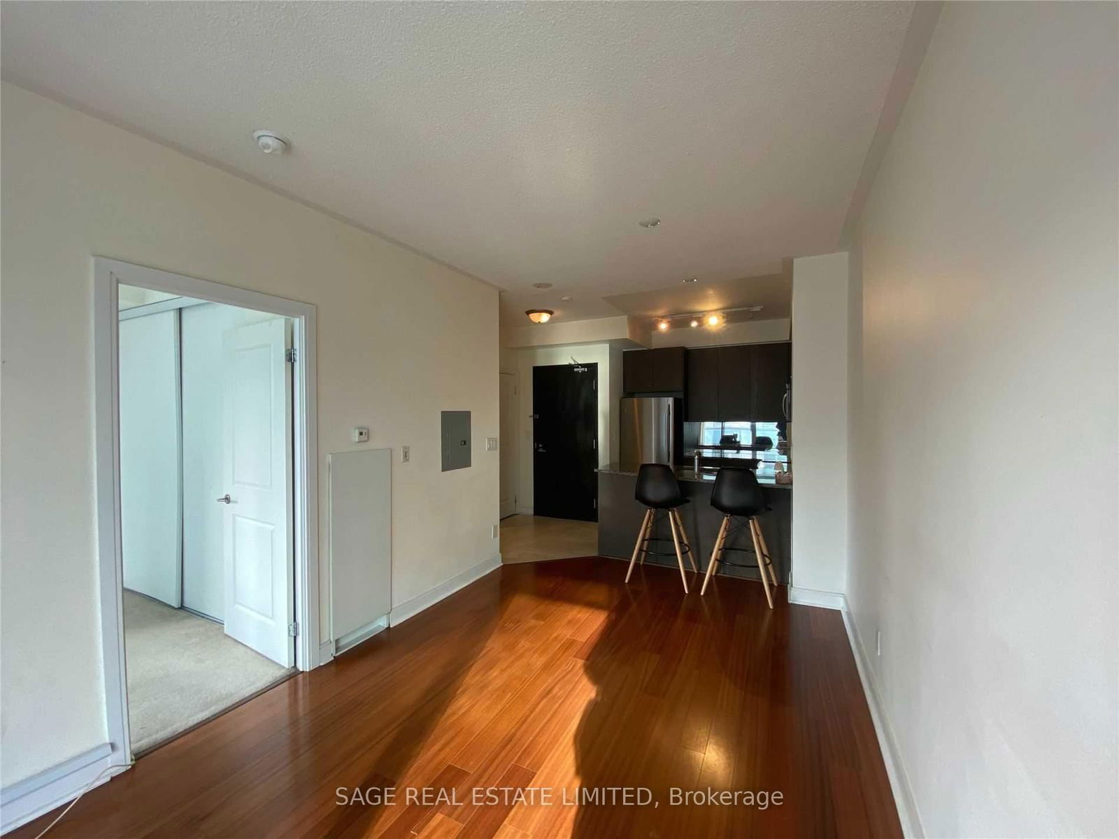 18 Yorkville Ave, unit 1204 for rent