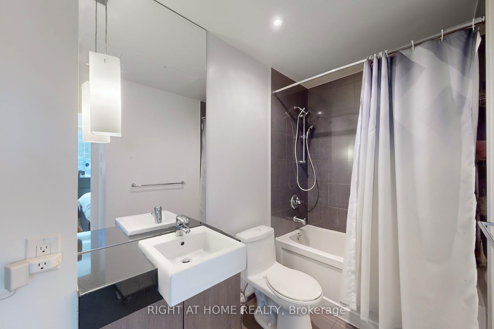 8 The Esplanade St, unit 1802 for sale