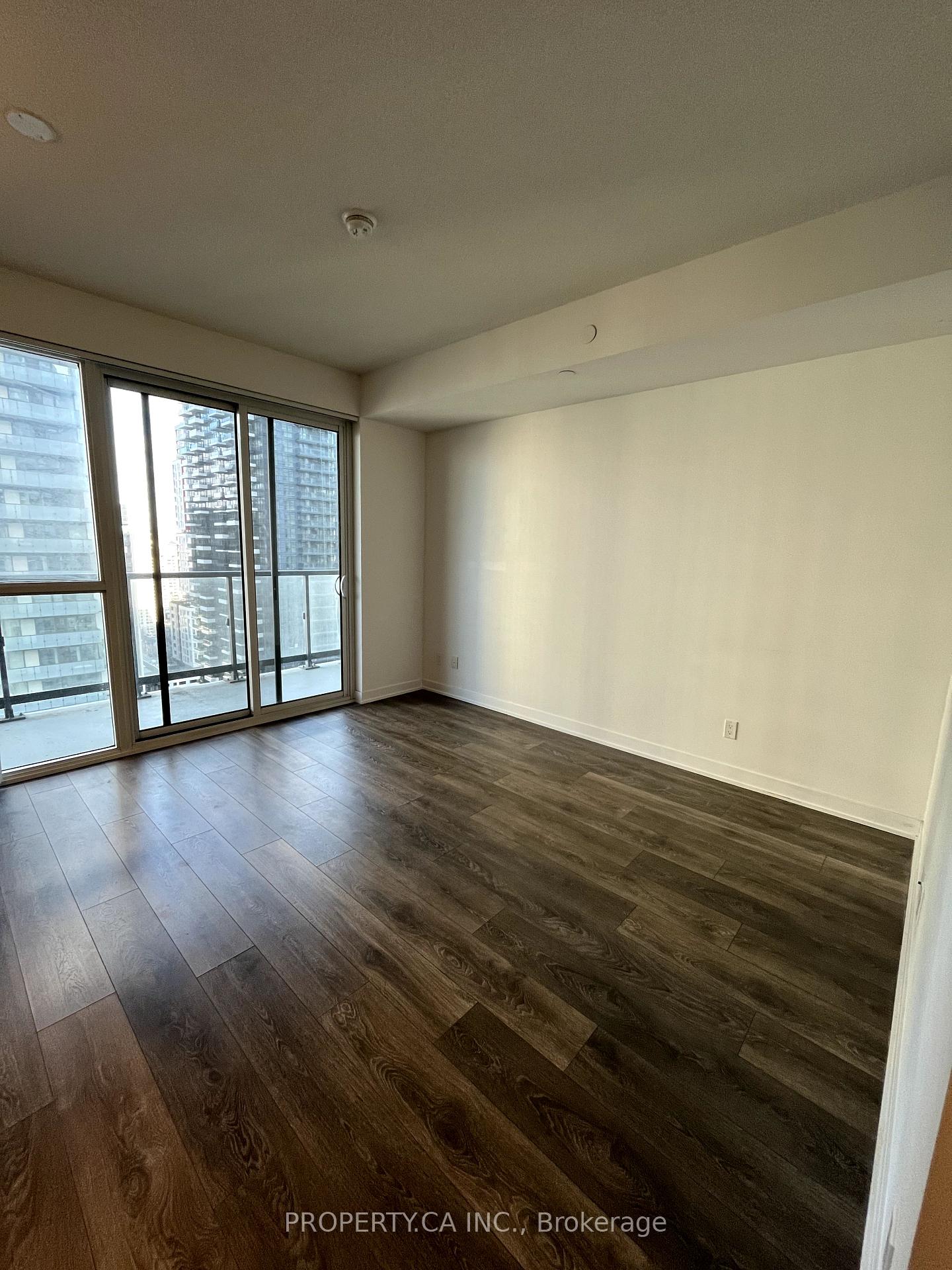 87 Peter St, unit 2809 for rent