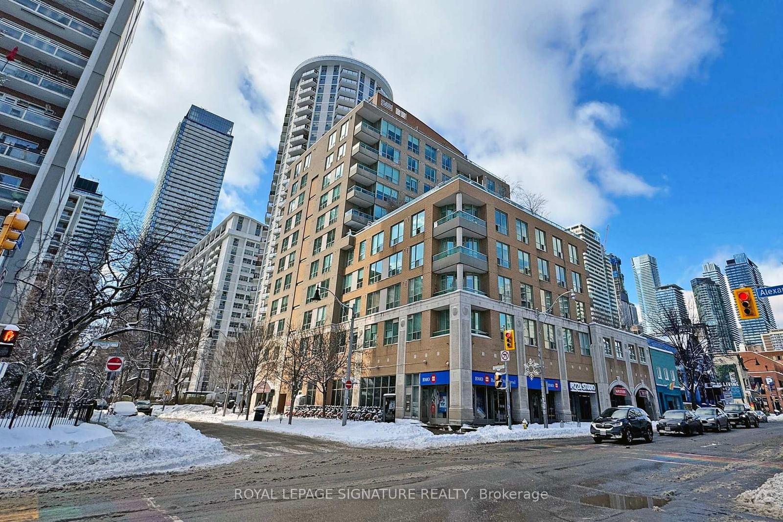 70 Alexander St, unit 1004 for sale