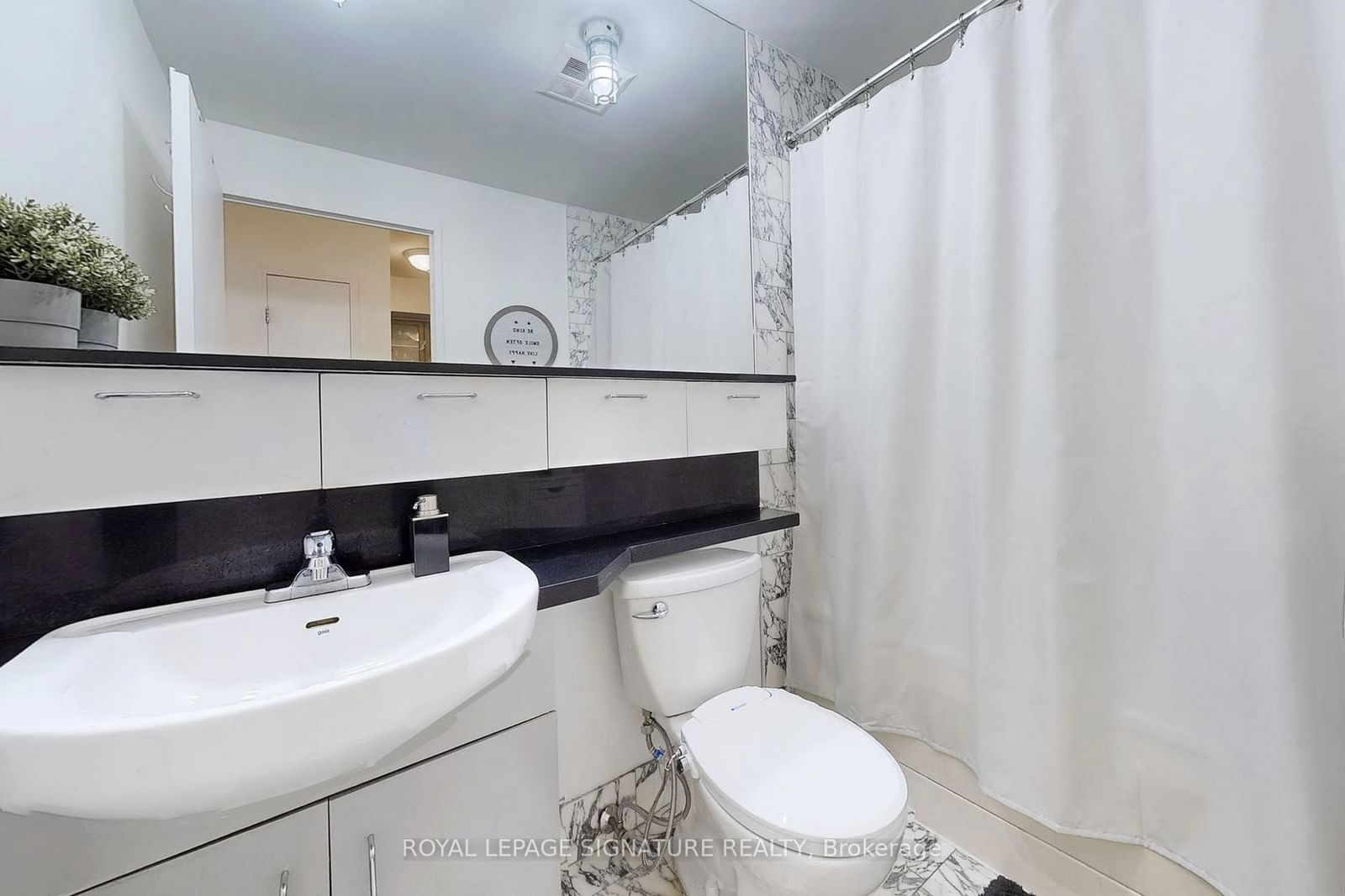 70 Alexander St, unit 1004 for sale