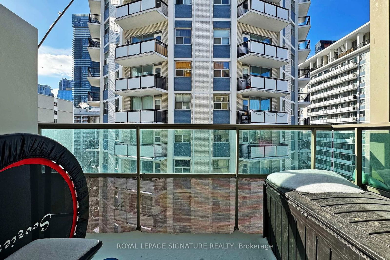 70 Alexander St, unit 1004 for sale