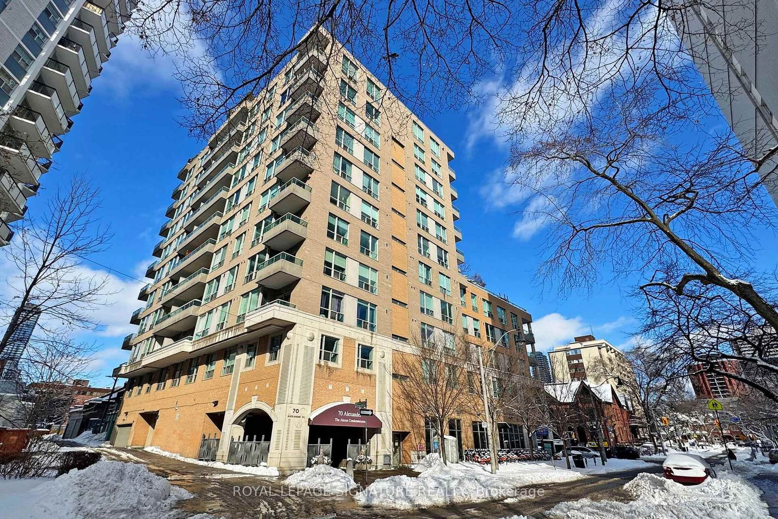 70 Alexander St, unit 1004 for sale