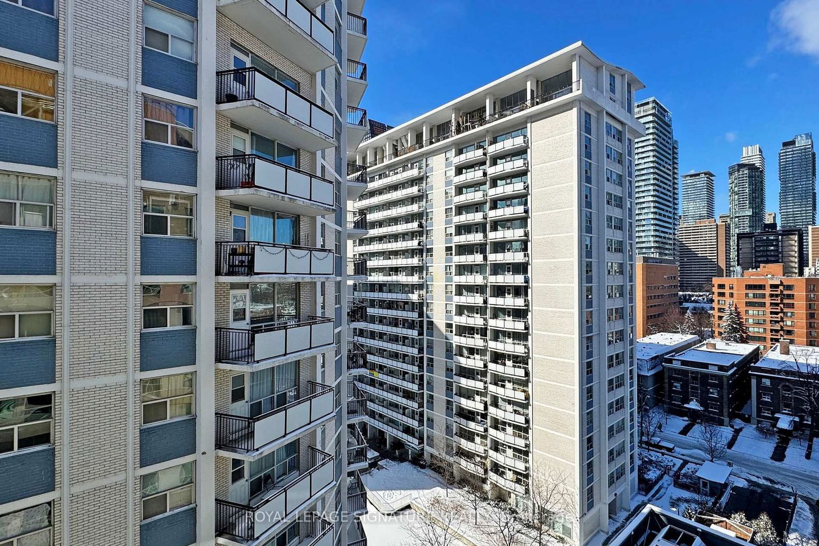 70 Alexander St, unit 1004 for sale