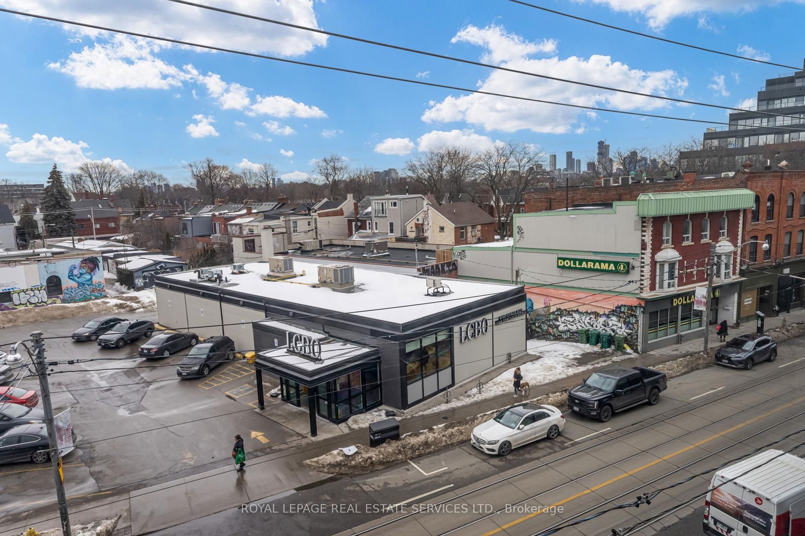 1239 Dundas St W, unit 404 for sale