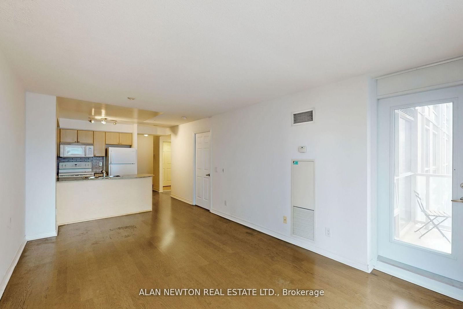 763 Bay St, unit 1910 for sale