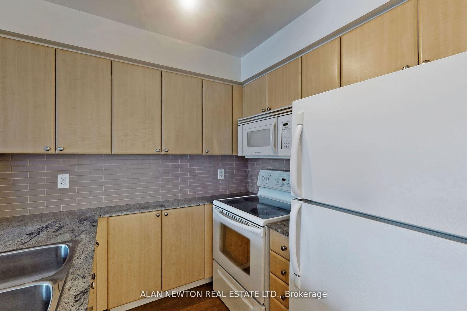 763 Bay St, unit 1910 for sale