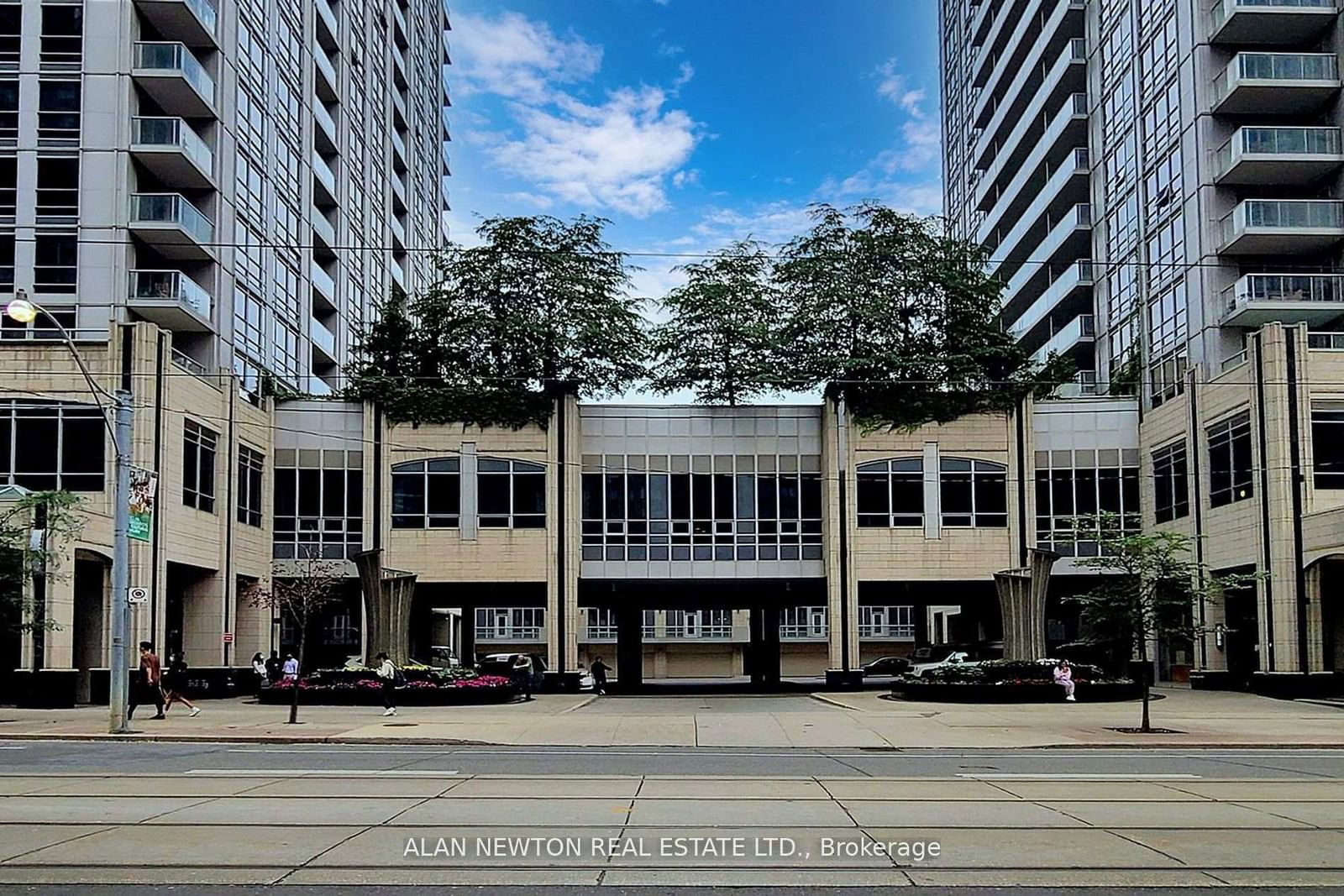 College Park North Tower, Downtown, Toronto