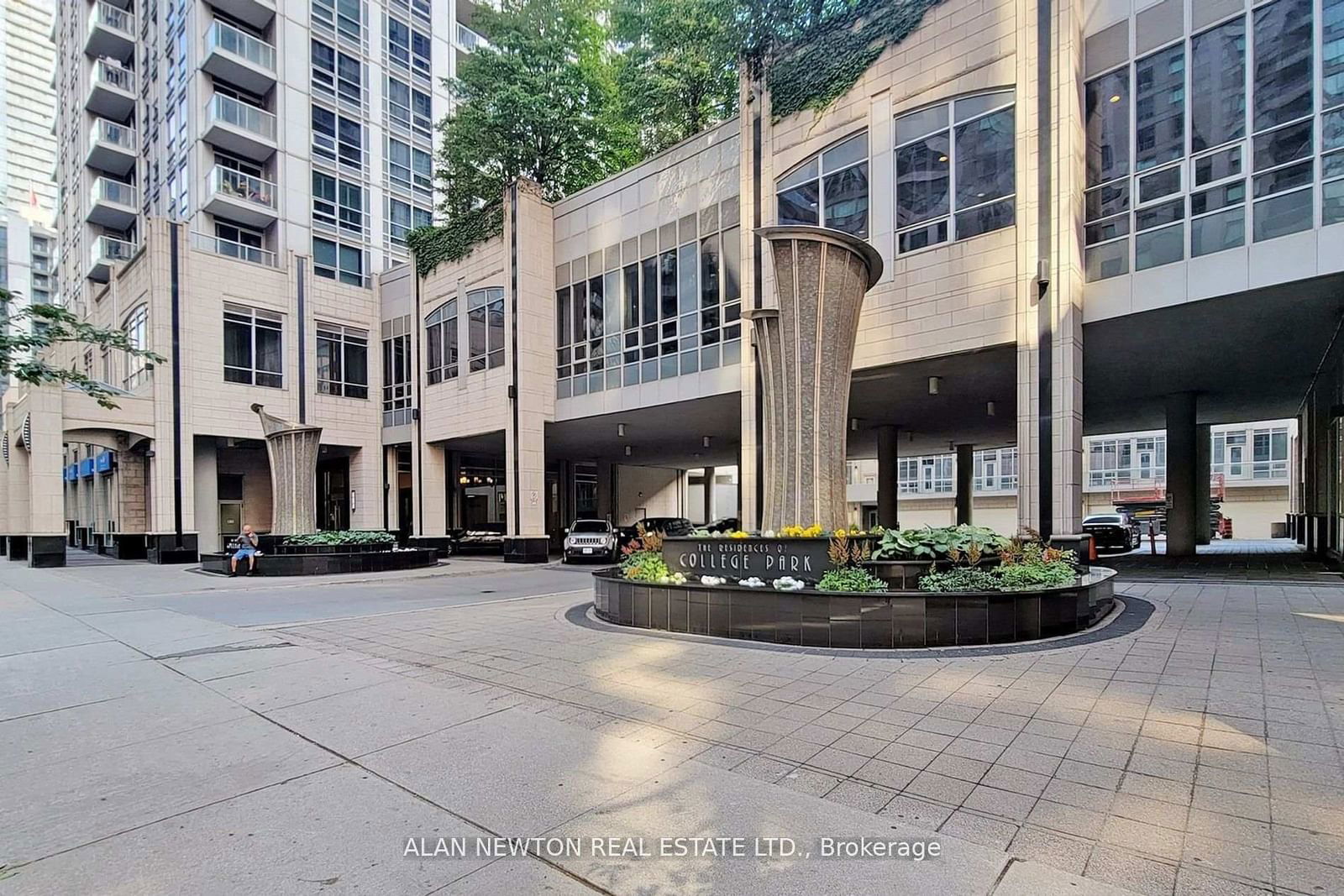 College Park North Tower, Downtown, Toronto