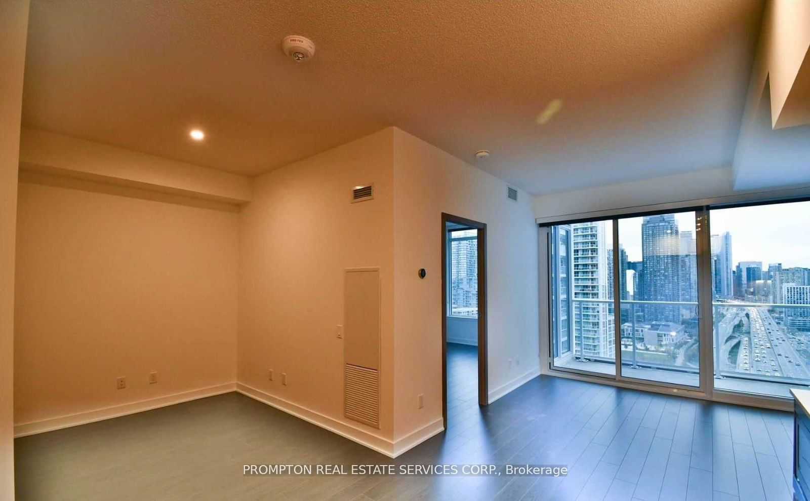 19 Bathurst St, unit 3807 for rent