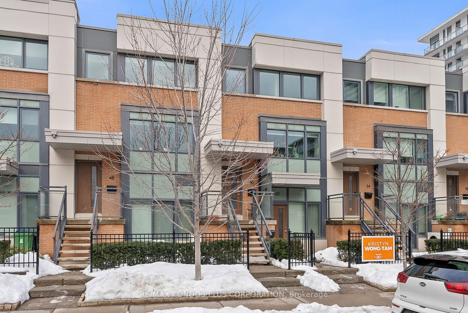 One Park West Townhomes, Downtown, Toronto