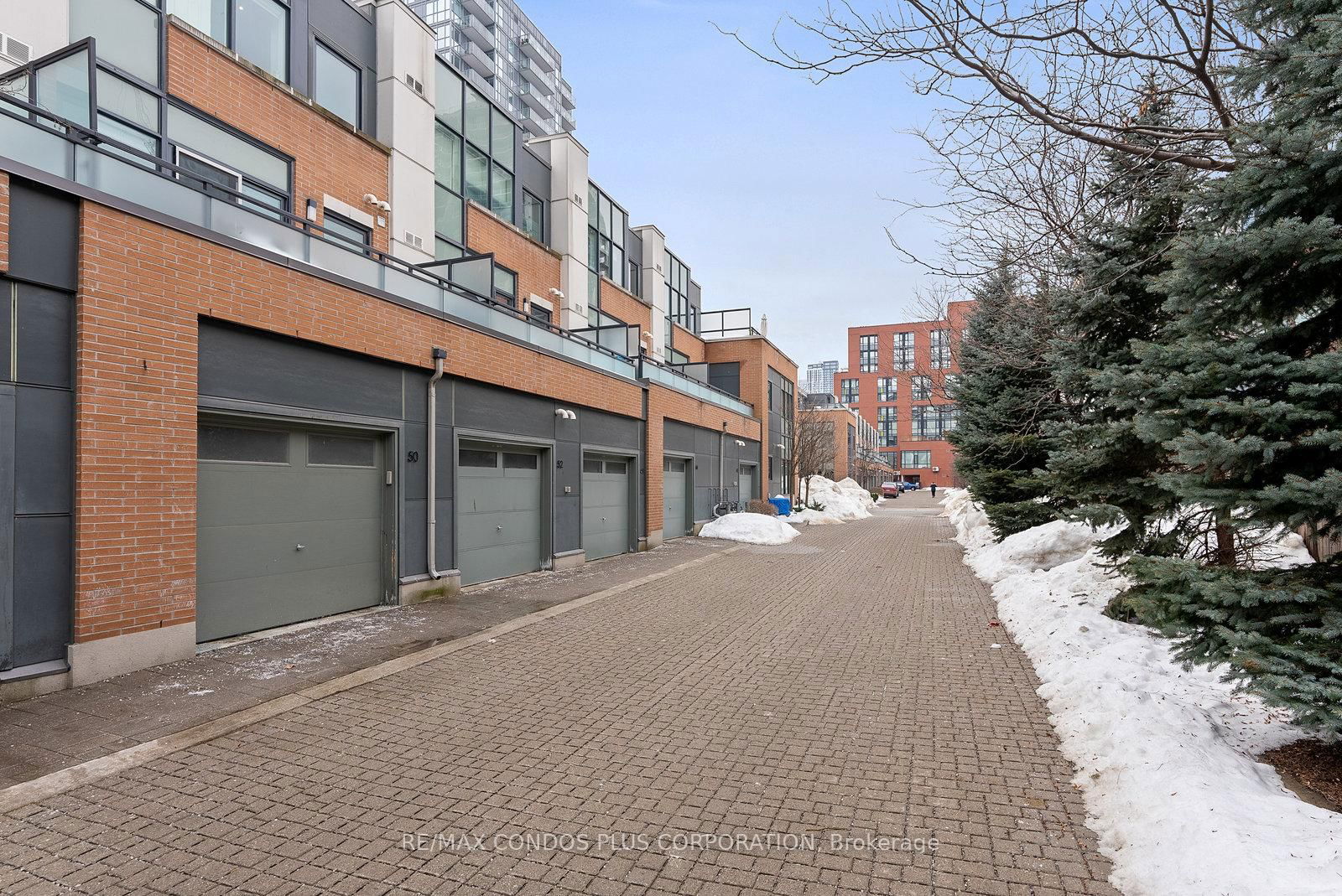 One Park West Townhomes, Downtown, Toronto