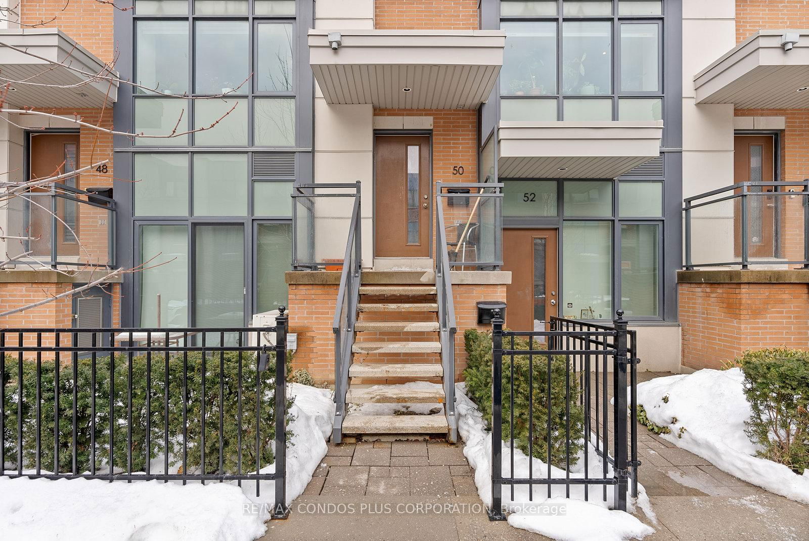 One Park West Townhomes, Downtown, Toronto