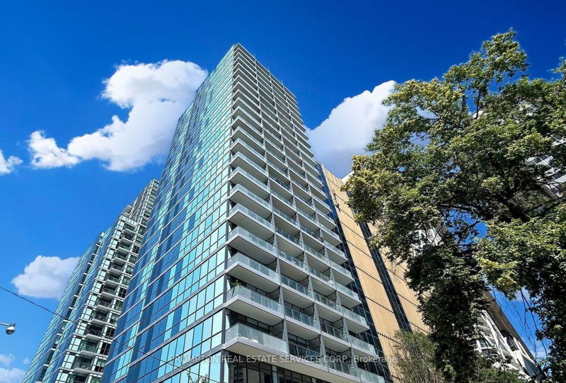 210 Simcoe St, unit 1603 for rent