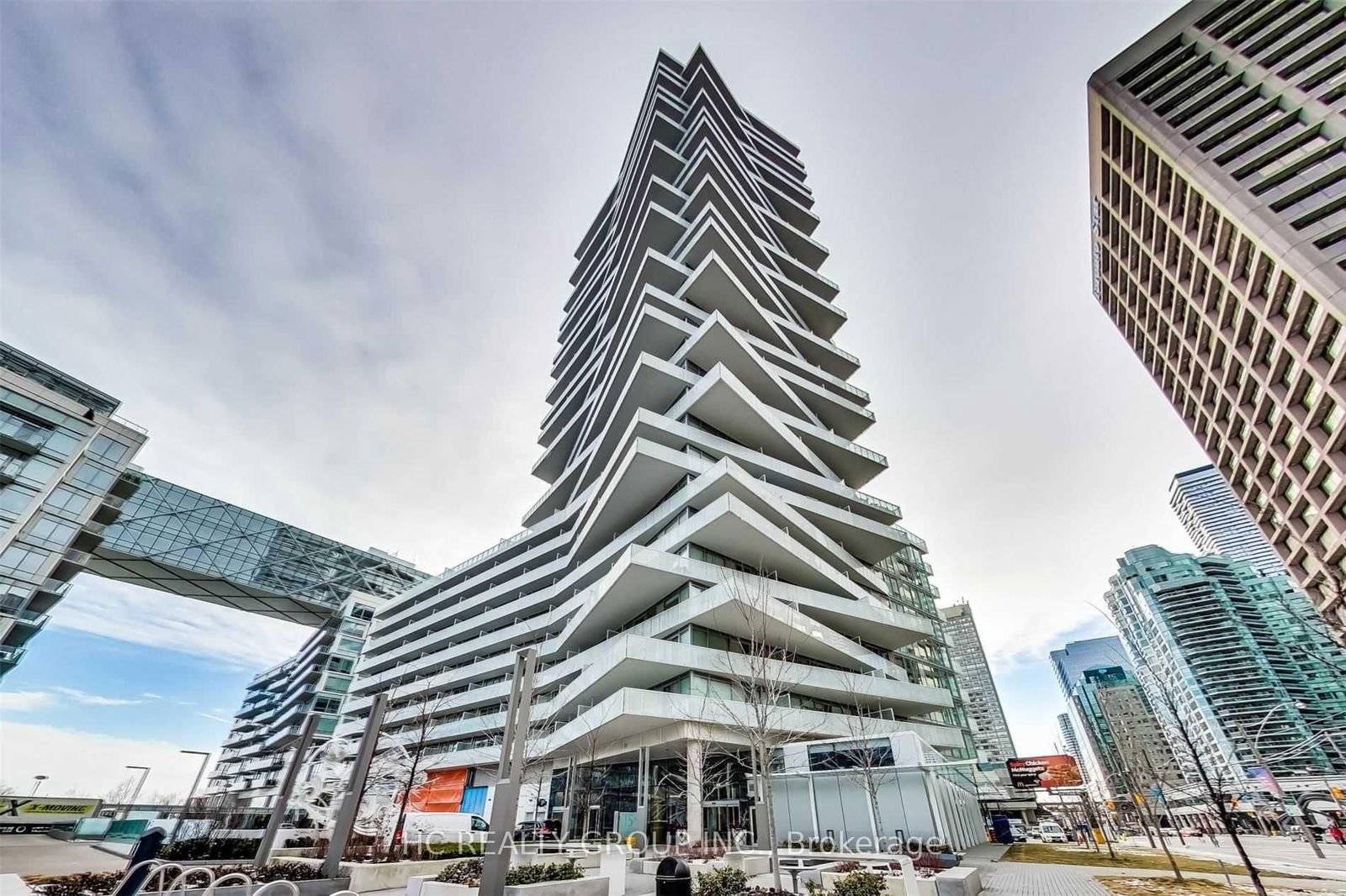 15 Queens Quay E, unit 3302 for rent