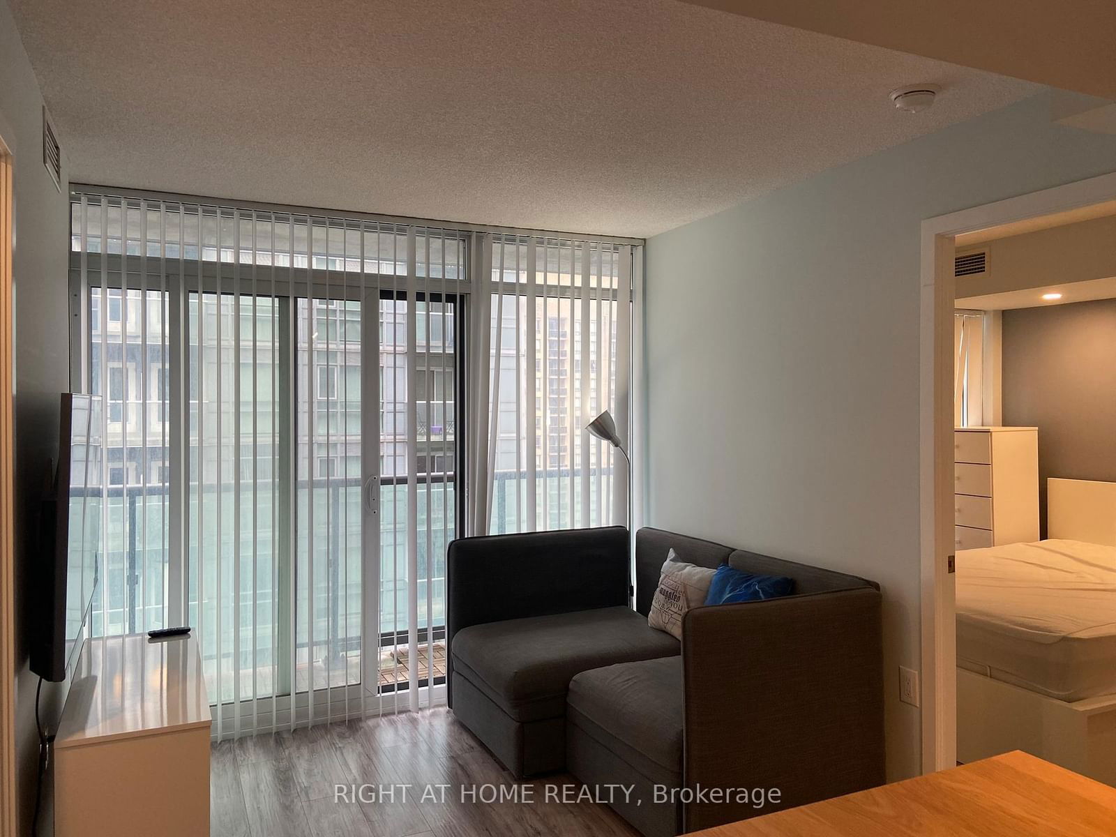 36 Lisgar St, unit 1617W for rent