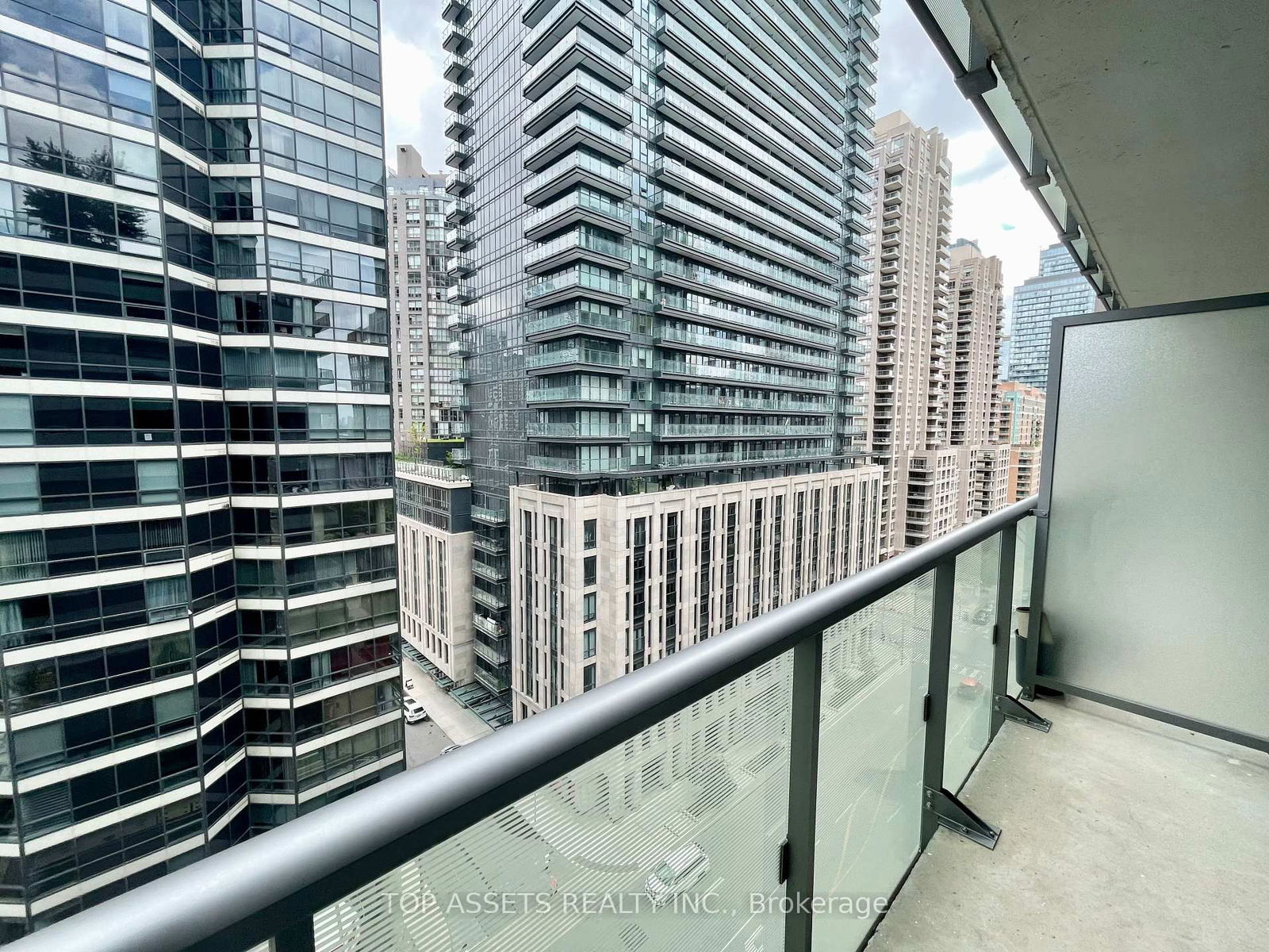 57 St  Joseph St, unit 1007 for rent