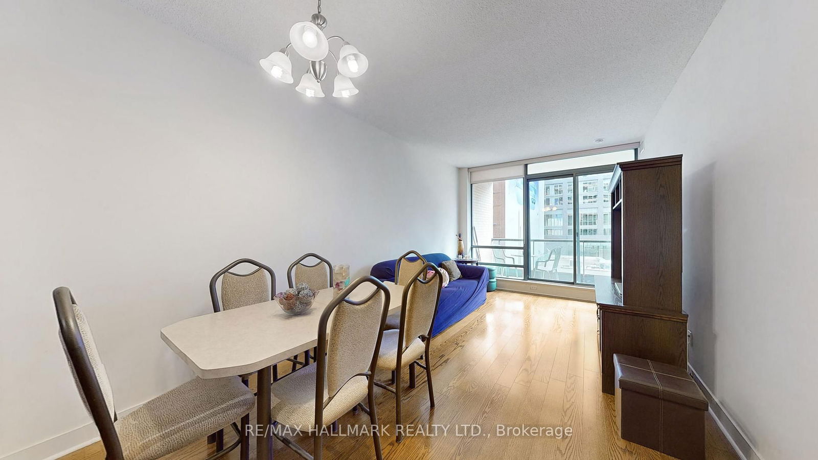 438 King St W, unit 414 for sale