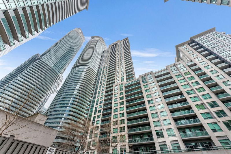 19 Grand Trunk Cres, unit 3709 for sale