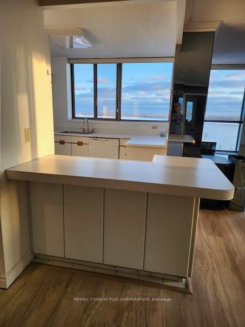 260 Queens Quay W, unit 1402 for rent