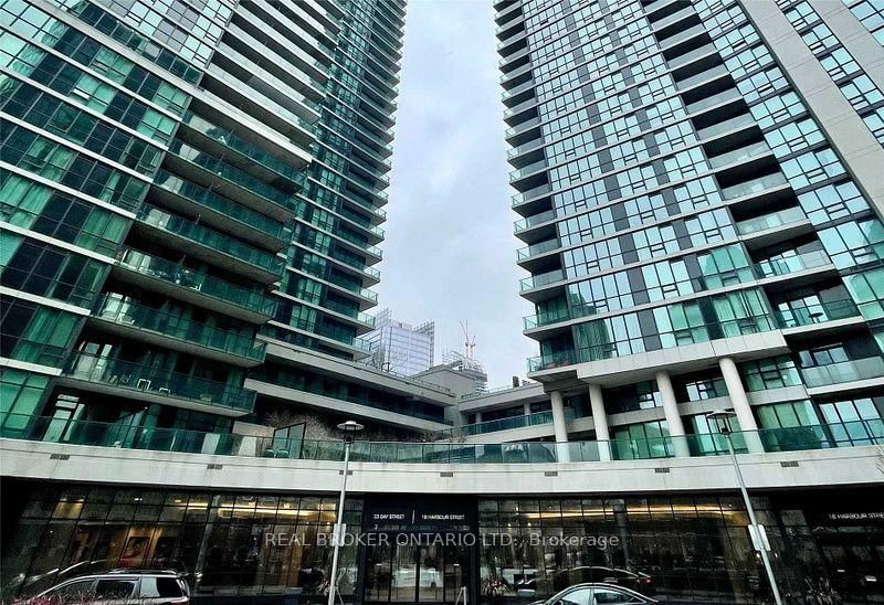 33 Bay St, unit 2107 for rent