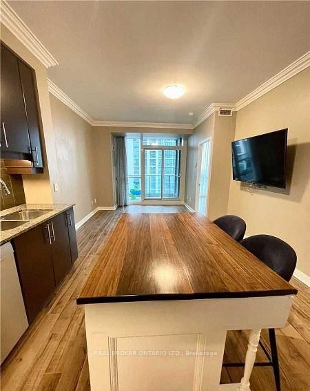 33 Bay St, unit 2107 for rent