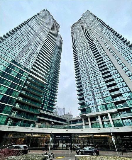 33 Bay St, unit 2107 for rent