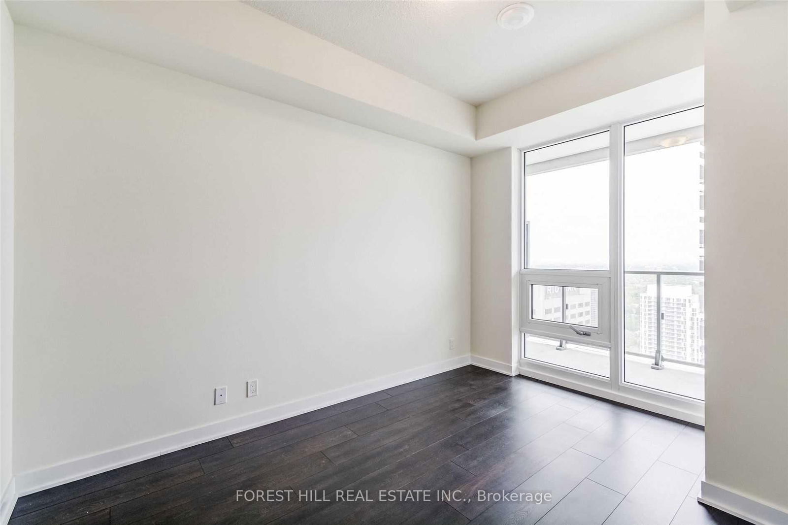 2221 Yonge St, unit 5201 for rent