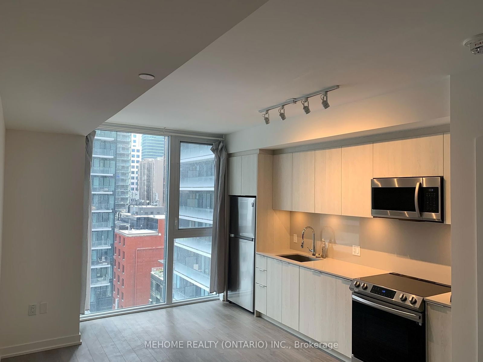 357 King St W, unit 1205 for rent