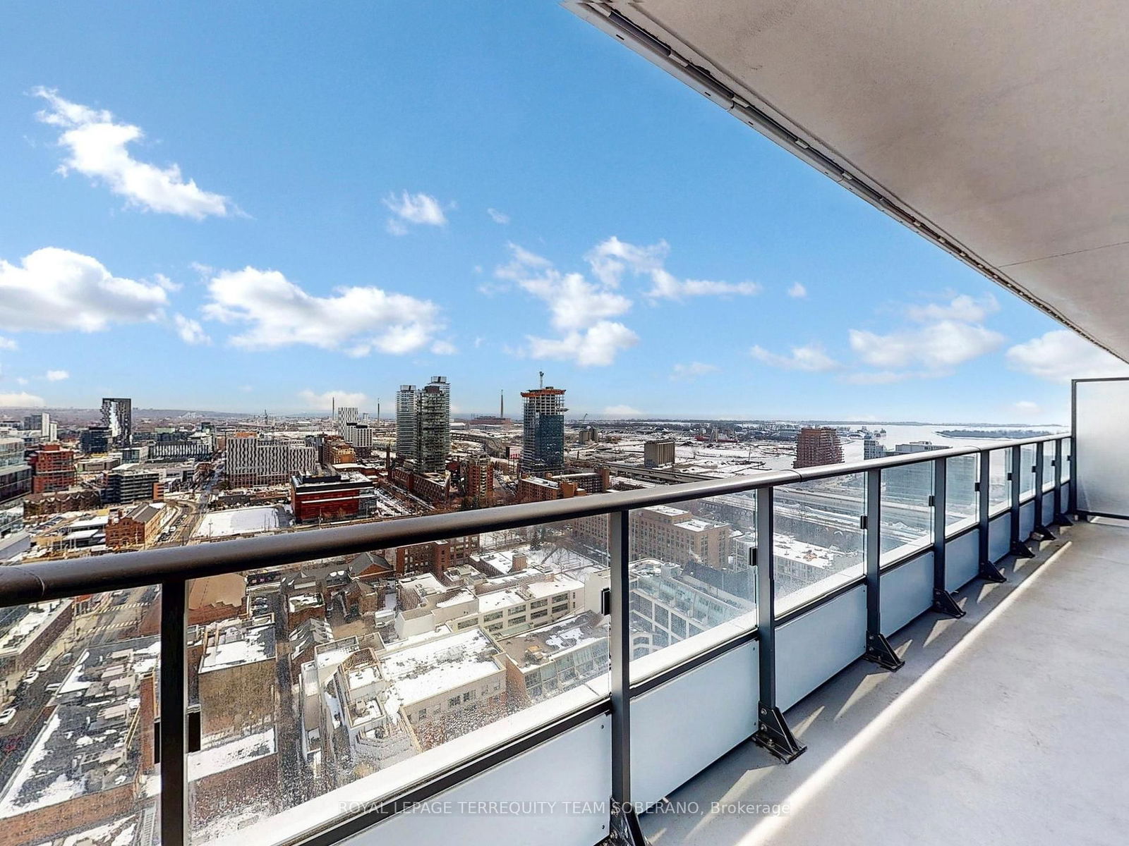 70 Princess St, unit 2605 for sale