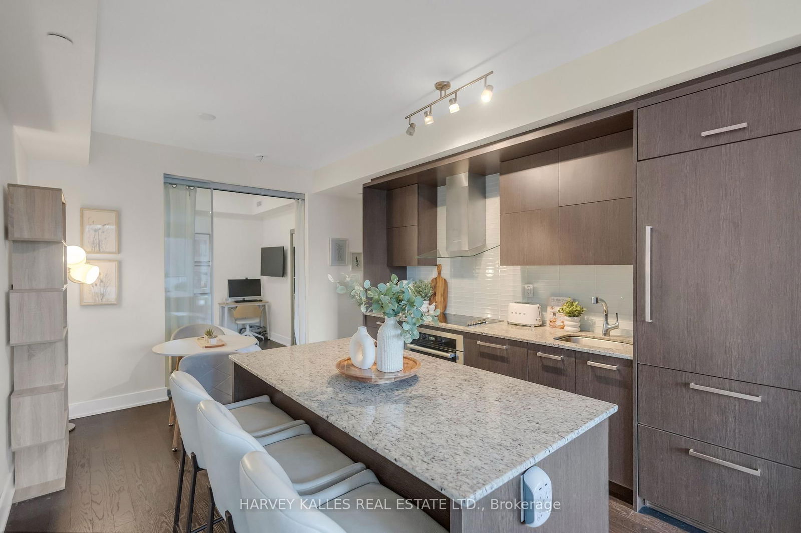 3018 Yonge St, unit 408 for sale