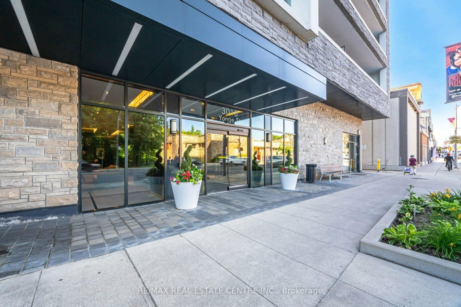 3018 Yonge St, unit 214 for sale