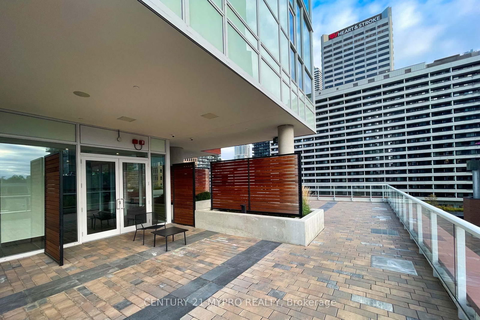 33 Helendale Ave, unit 419 for sale