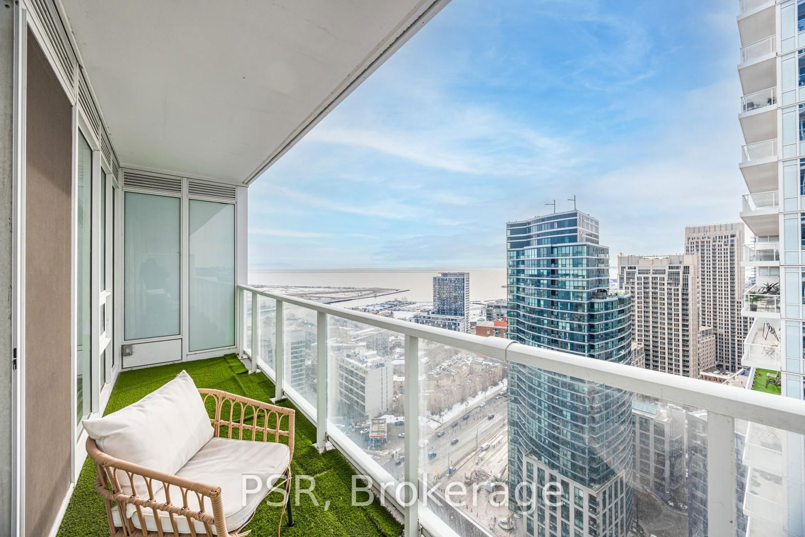 17 Bathurst St, unit 3303 for rent