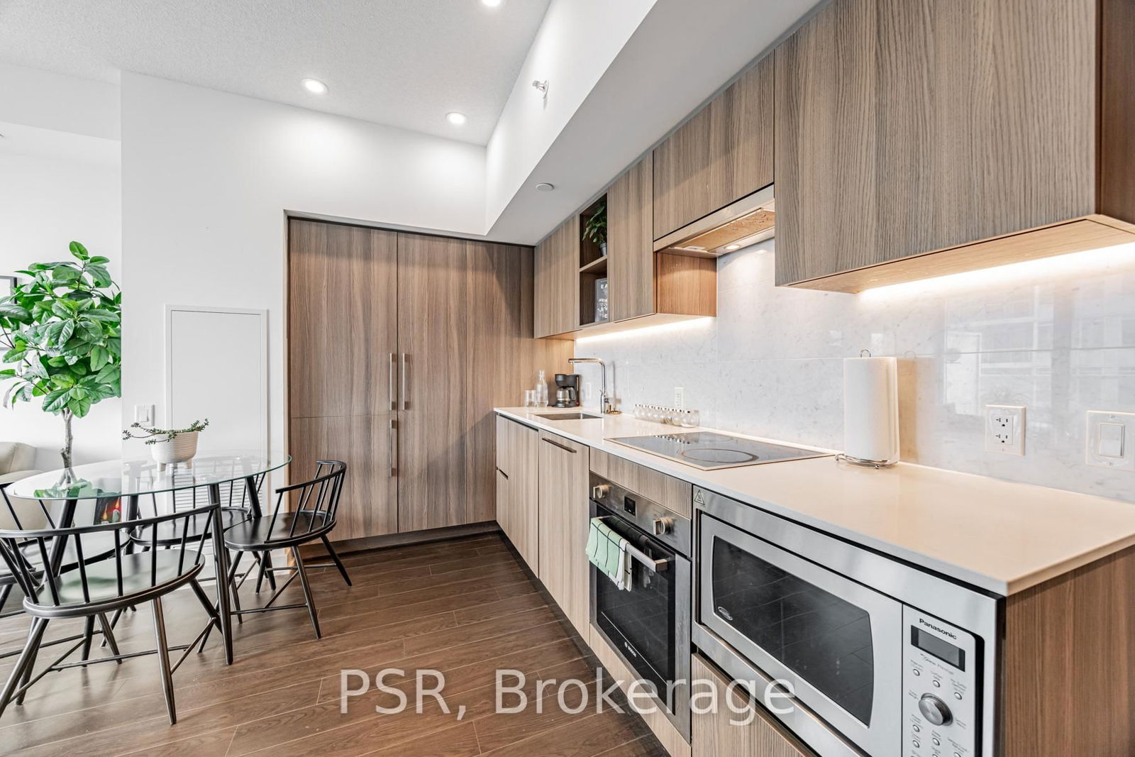 17 Bathurst St, unit 3303 for rent